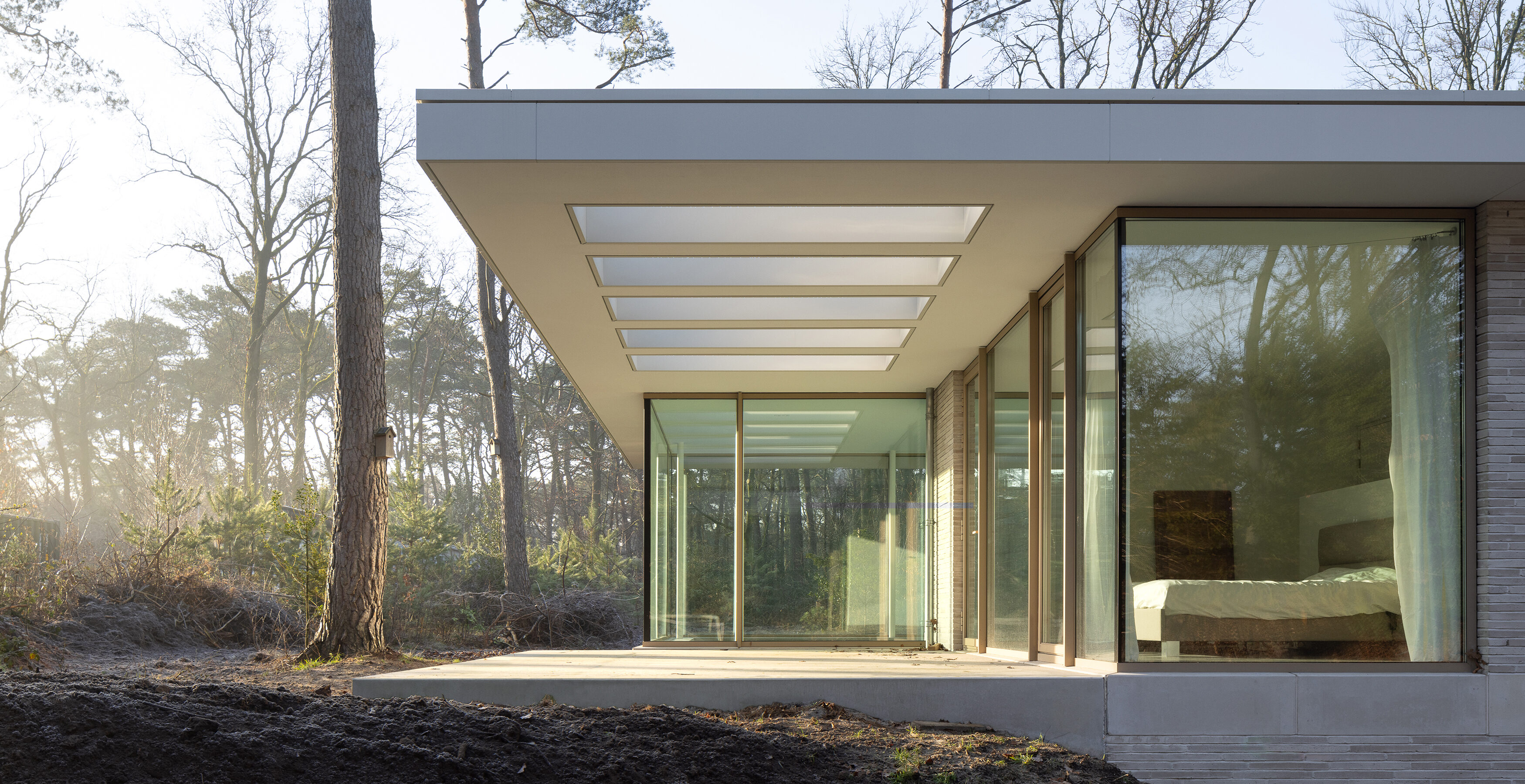 moderne bungalow in het bos