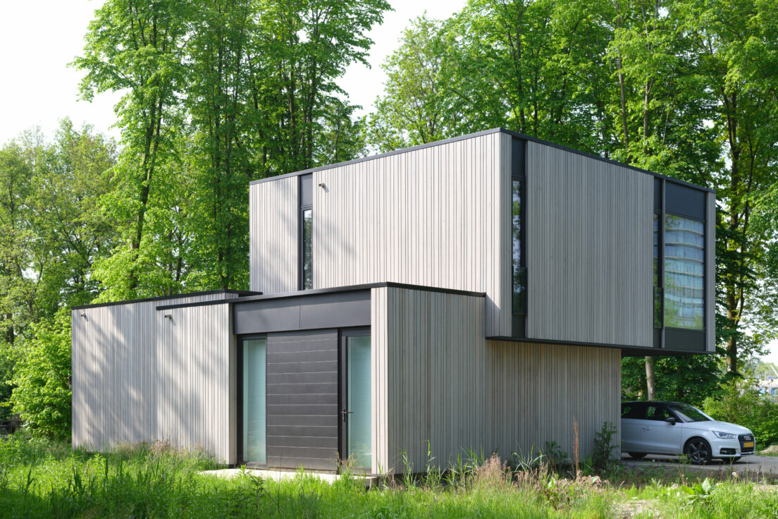 Modern woonhuis Aan de Kreek