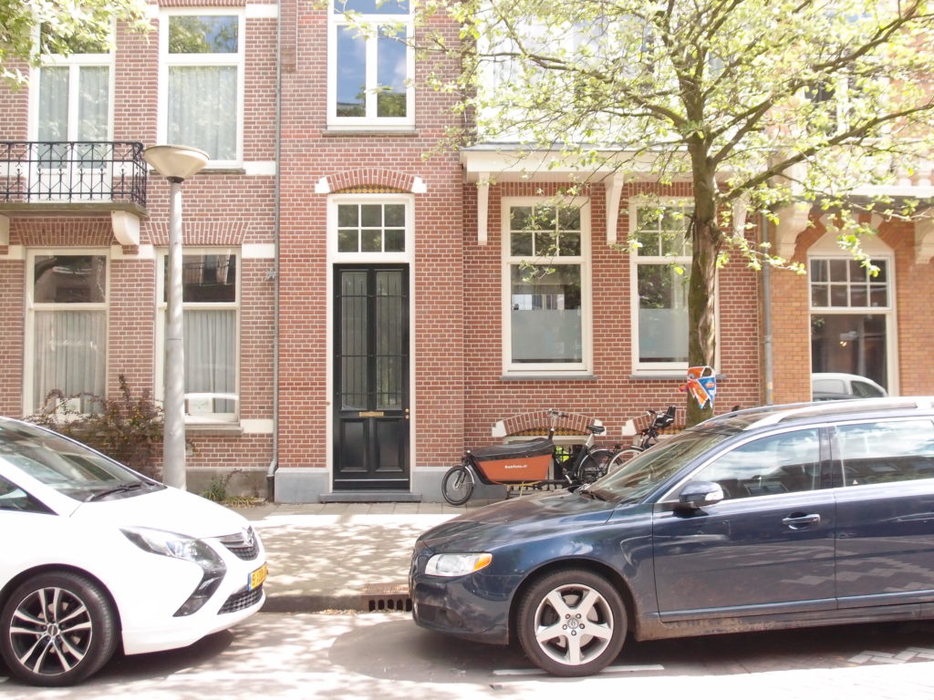 voorgevel voor de verbouwing van het woonhuis aan de hogeweg in amsterdam