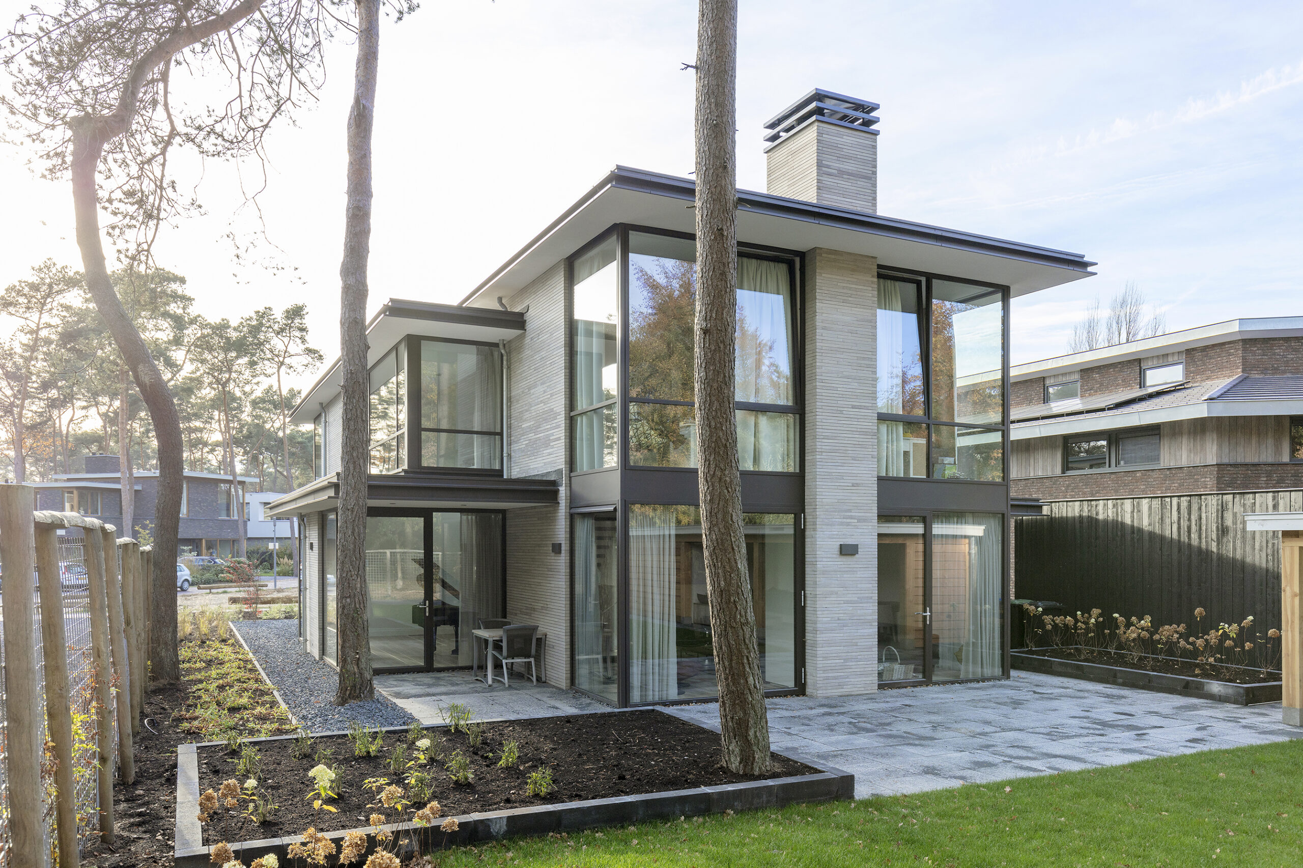 Villa bouwen voorbeeld 1 achterzijde van de moderne villa in zeist