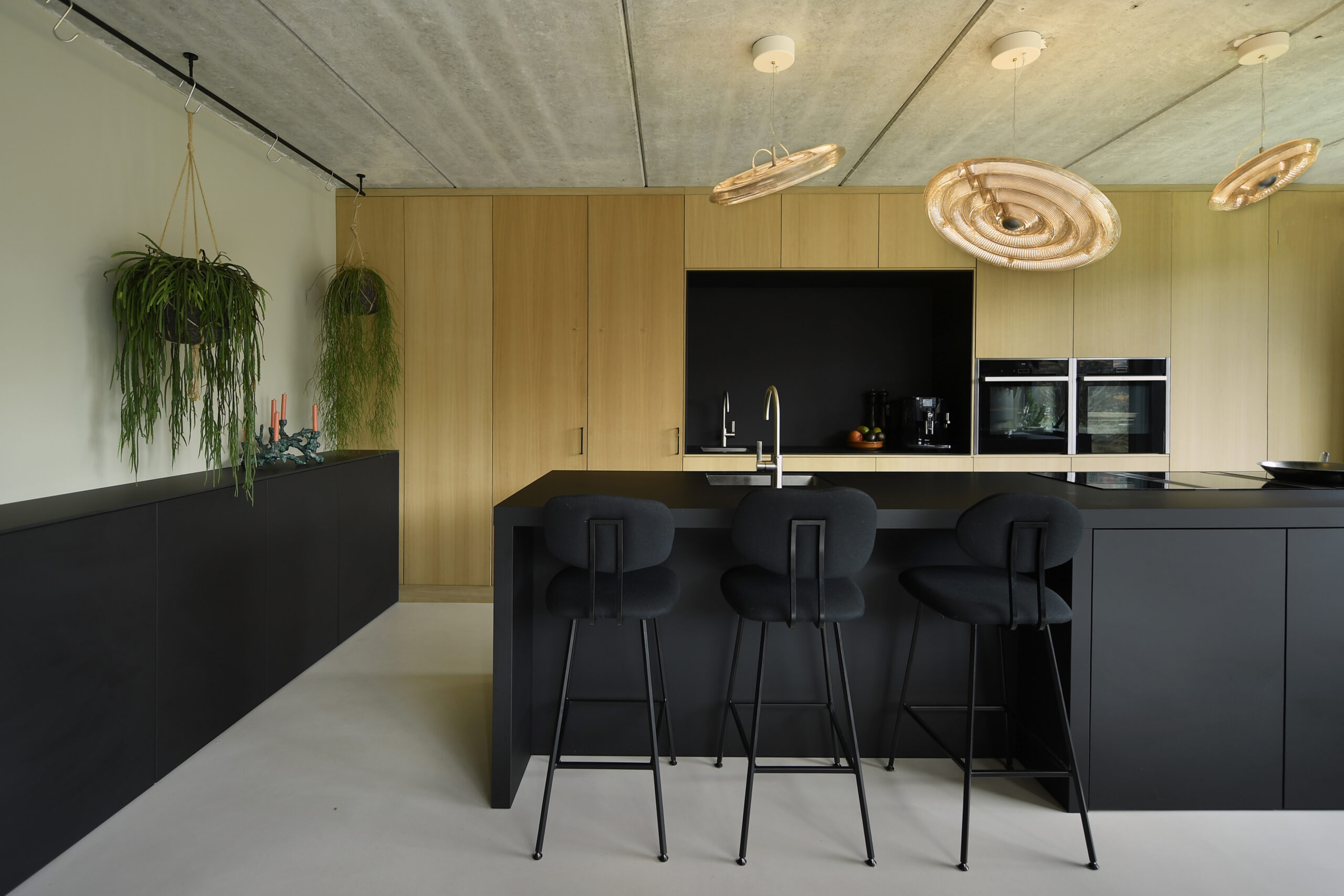Wat zijn de kosten van een architect? 1 Moderne keuken Amsterdam in moderne villa