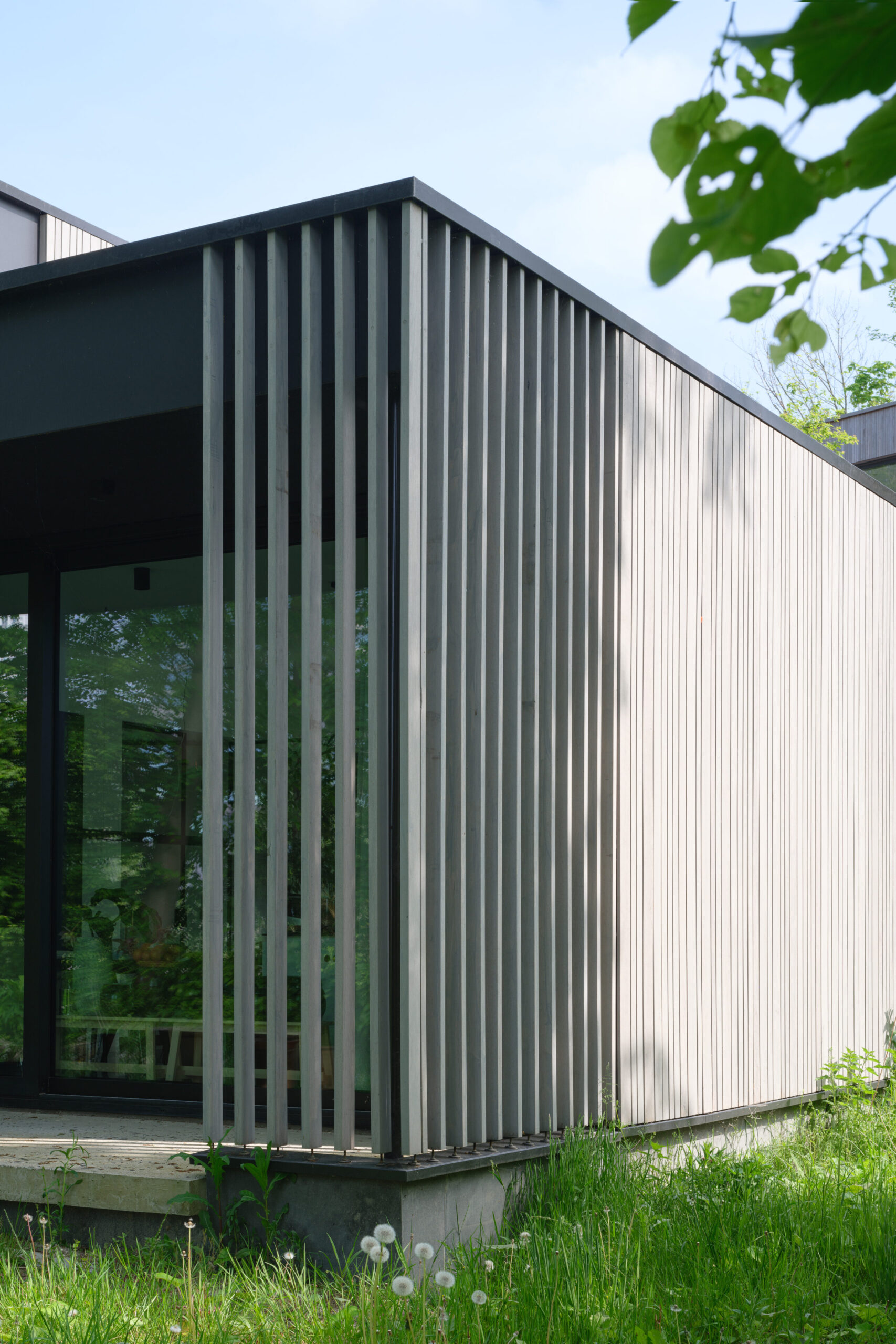 Moderne houten gevel