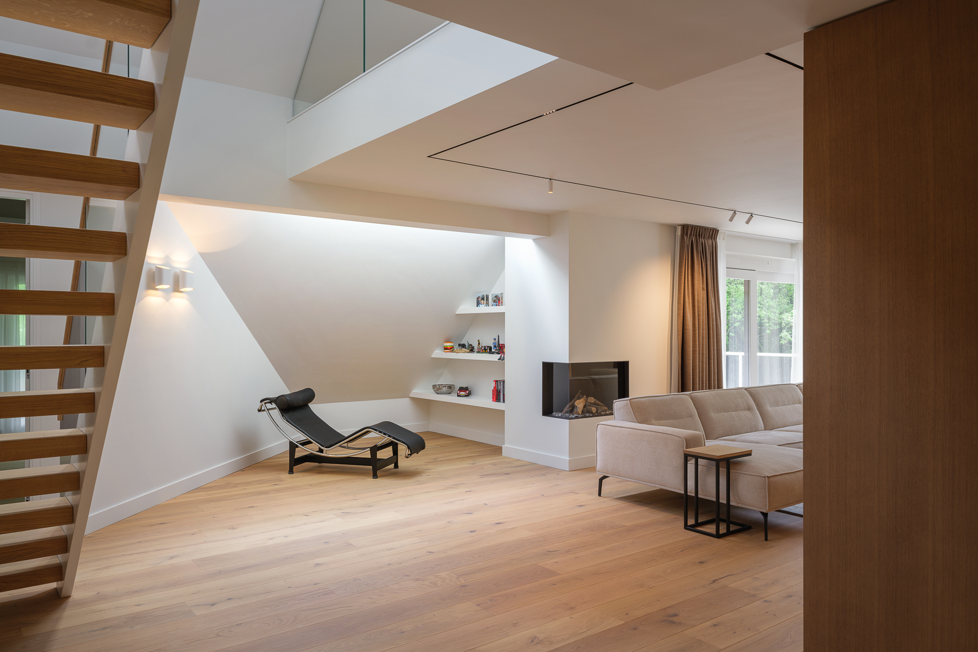 ÉÉN RENOVATIE, TWEE APPARTEMENTEN